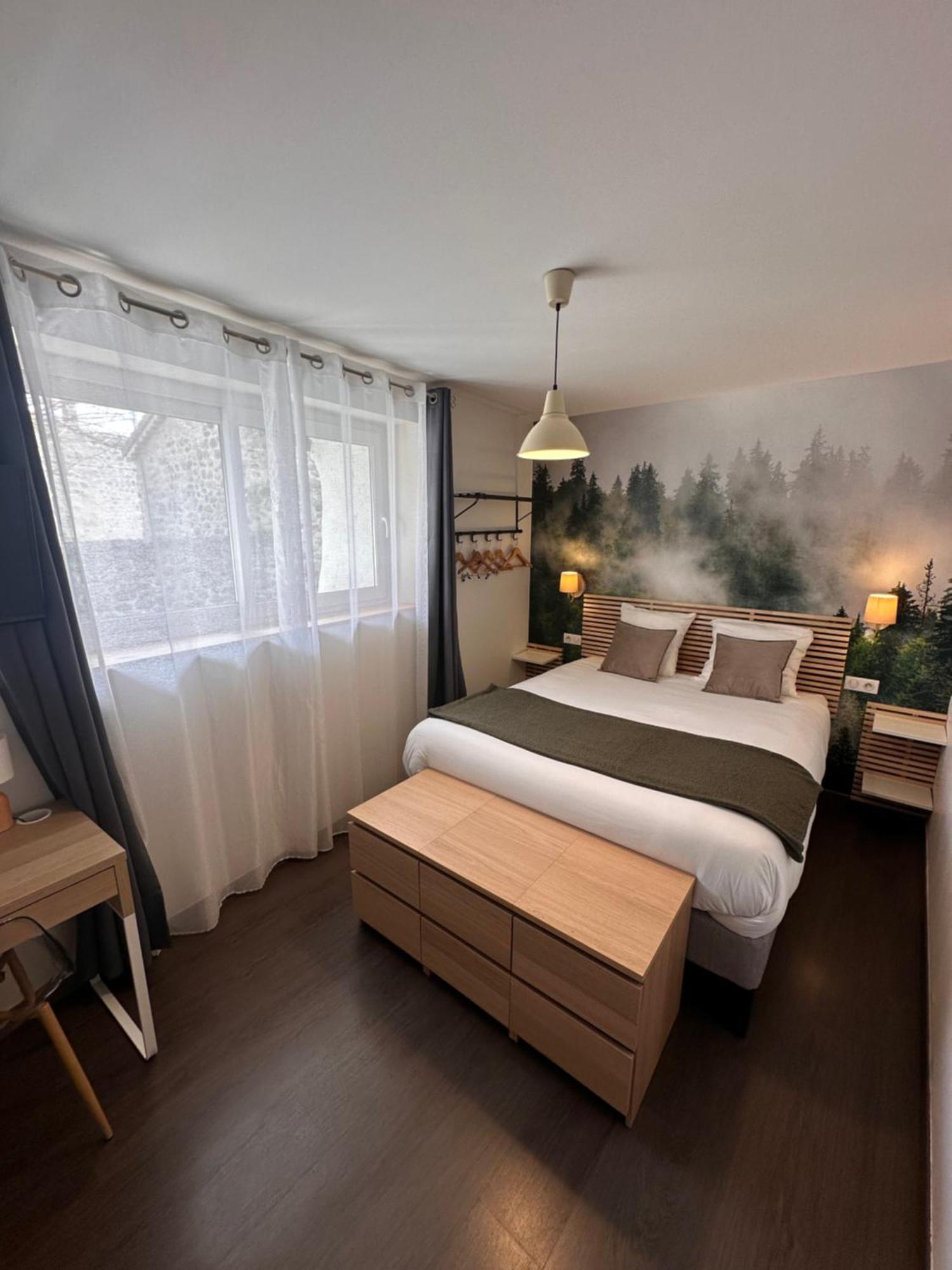 Auberge Du Vieux Lanas Logis Hotel Restaurant Экстерьер фото