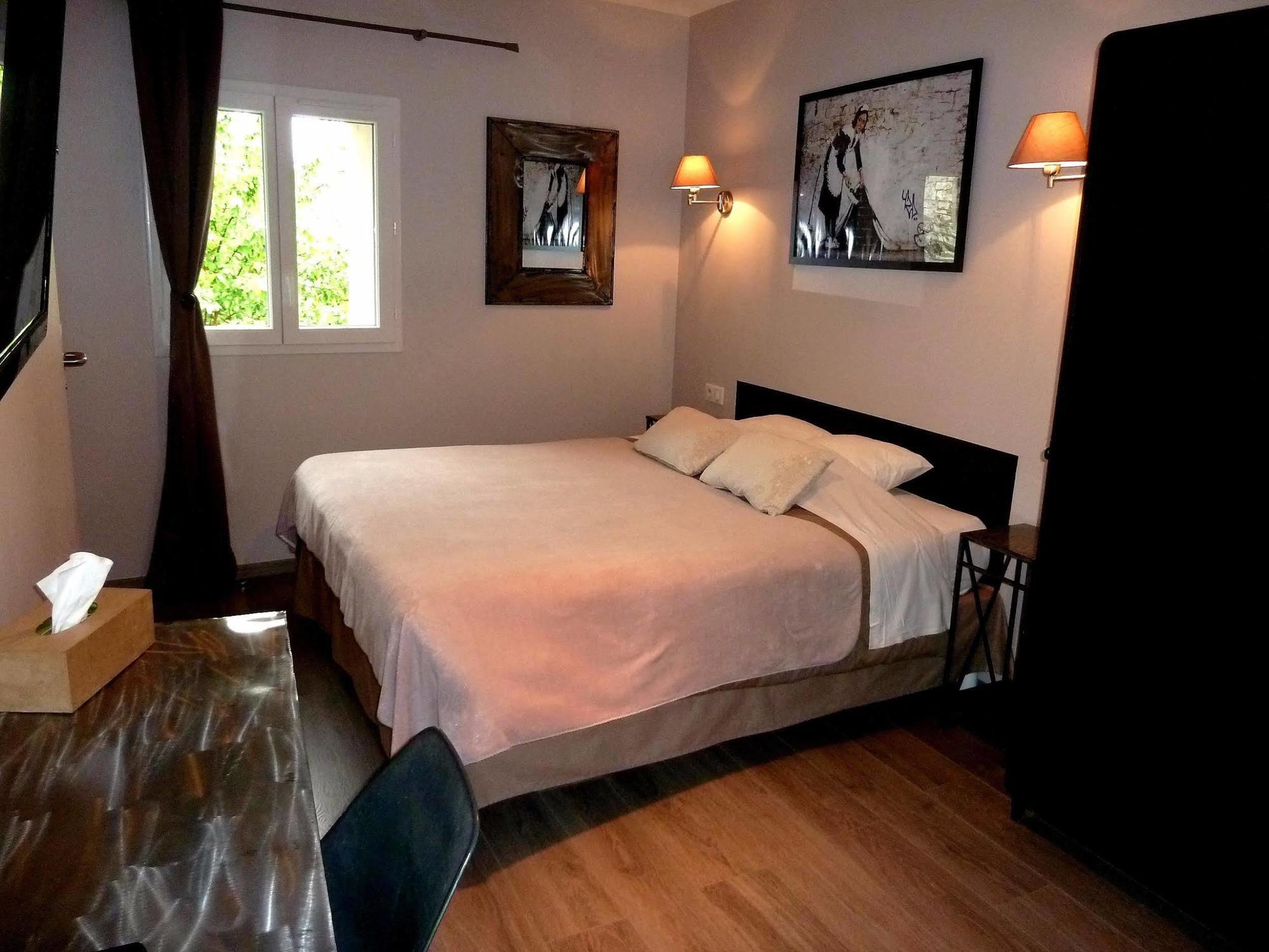 Auberge Du Vieux Lanas Logis Hotel Restaurant Экстерьер фото
